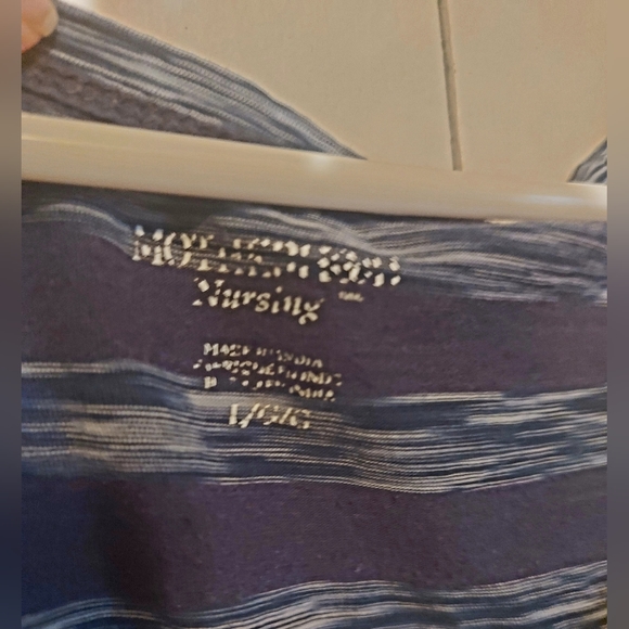 🎉HP🎉 Maternity/Nursing/breastfeeding top Motherhood ladies large - Picture 2 of 4